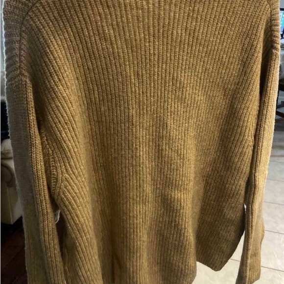 Brand new h&m sweater - Picture 3 of 3